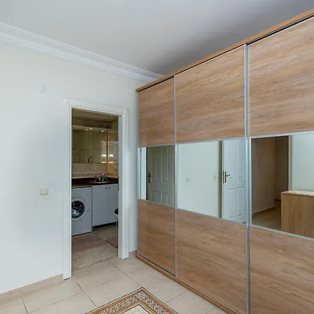 Center House - Double Or Whole Gazde/Camere de închiriat *