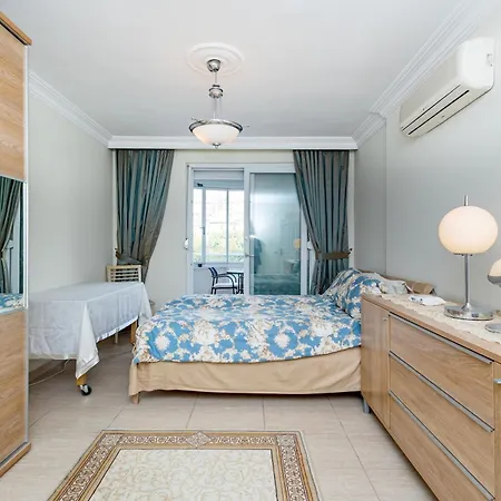 Center House - Double Or Whole Homestay