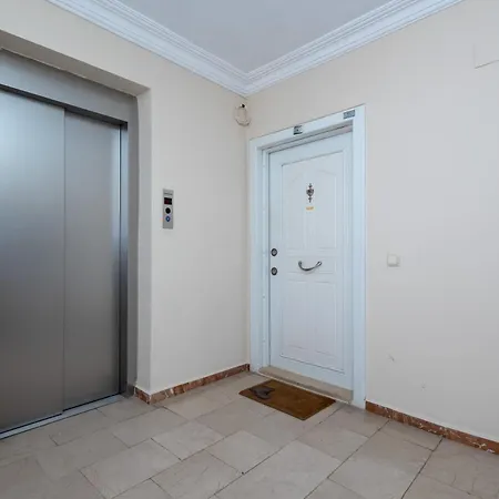 Center House - Double Or Whole Homestay *